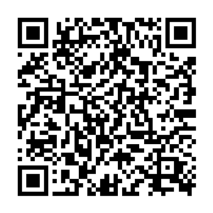在原本的画卷之上通过特殊高端的工艺和技术弄出一副大小一致的画覆盖在上面二维码生成