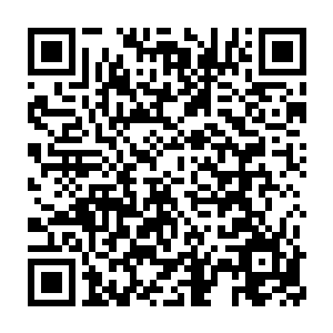 在现场观摩拍摄情况幻想着自己站在主角的位置上会如何进行表演二维码生成