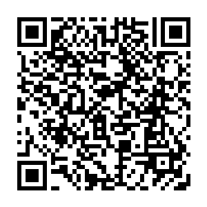在耳房中负责给季风和顾倾狂准备热水的小丫头羞得几乎可以将脑袋垂到地里面二维码生成
