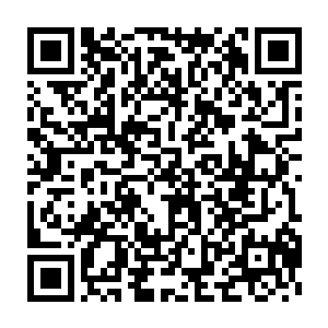 在这狂风的席卷下也是顿时感觉到一股巨大的力量作用在了他的身上二维码生成