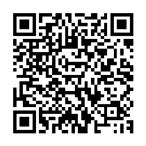 坐在正在自己办公室内的百度总裁许彦宏已经拿起了桌前的电话二维码生成
