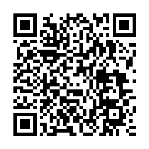 墨修尧和叶璃坐在书房里一边批阅着卷宗一边不时的闲聊两句二维码生成