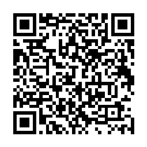 夜修独瞥了一眼完好无损只是衣服上多了一块脏污的祈寒天二维码生成