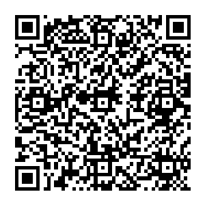 大妞把自己的脚和阿青姐的脚并在一起――她的脚掌也比阿青姐的脚掌多了近一个脚趾的宽度二维码生成