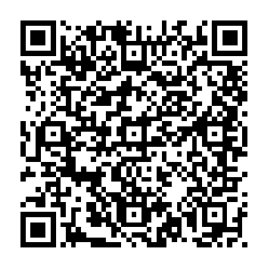 她不曾想一直表现的温文尔雅的叶秋竟然会在临出门的时候做出这样轻浮的举动来二维码生成