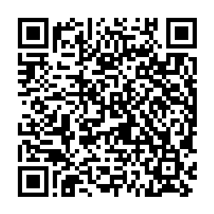 她在学校广播电台主持有一档上午11点10分到12点10分之间的1小时节目二维码生成