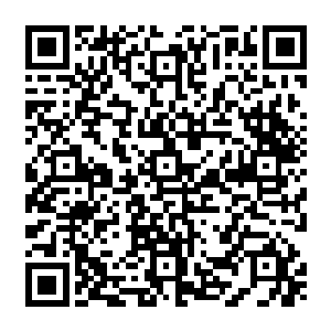 她就那样满是泪水的看着赵纯良　咬着嘴唇　双手紧紧拽住衣角　一言不发　也不走二维码生成