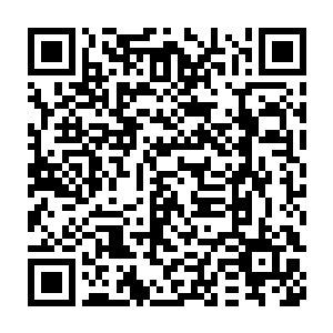 她的傀儡女侍们就把那青色卡片和一枚玉简送到了仙人们面前的矮几上二维码生成