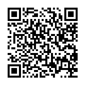 她这样坐在他的腿上扭动……不小心就碰到了他的敏感点……二维码生成