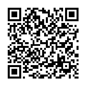 如流水一样撞击着周围围上来的一群将领身上的钢盔铁甲二维码生成