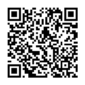 孟奇不经意间从缓慢流淌的水面依稀看到了自己现在的样子二维码生成