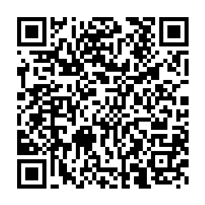 宝应局的能工巧匠正在日夜不停地打造燕王殿下和燕王妃的卤薄和王冠二维码生成
