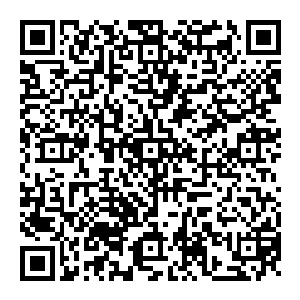对于京城人來说　京城四少　那都是熟悉的不能再熟悉的　所以　此时和他们坐在一起的赵纯良　就完全是个陌生人二维码生成