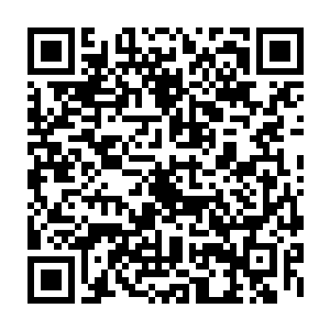 就有眼尖的人发现了这台巨神兵的异样――它的六条手臂统统无力地耷拉下来二维码生成