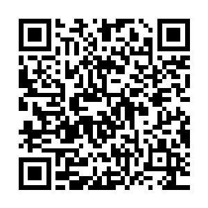 就跟当初他们这帮群头一眼就瞧出郁伯俊的身份地位不一般一样二维码生成