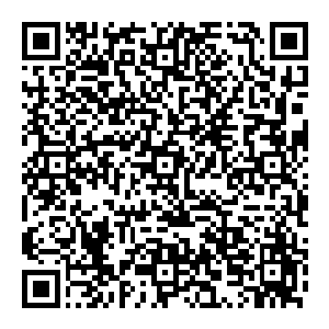 尽管喝的有点多　但是李莹的眼珠子却是不停的在人群里逡巡　她今晚的目标　并不是身边这个男人　而是那个叫纯良哥的人二维码生成