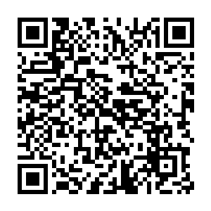 尽管在过去的一年里他经常在八卦版面和新闻网站上看到她的照片二维码生成