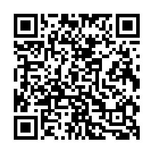 巨阳仙尊当然不愿意在第一次使用众生天地我居中杀招的时候二维码生成