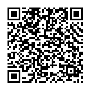 巴克随便拣了几件可以拿回去讨好老婆跟丈母娘的小玩意儿就还是离开了二维码生成