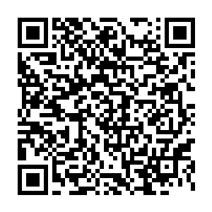 帮我开了车门并再一次把我从车上以公主抱的姿势把我抱进了别墅二维码生成