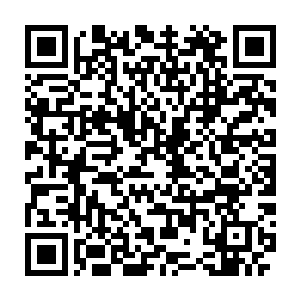 开始翻开手里那本他刚刚从书架上找过来的厚厚的关于电路方面的书二维码生成