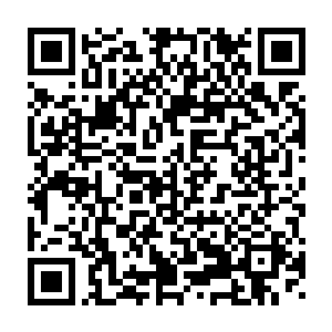 张冰玉将桌面上的视频文件和她刚刚拽写好的新闻稿一起发送了过去二维码生成