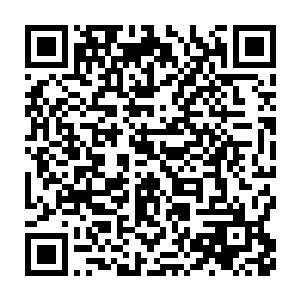 张铁唯一认识的只有一个――那个在试炼时和他一起抢松果的金发小妞二维码生成