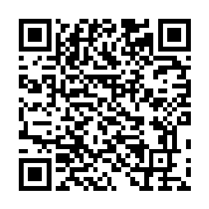 张铁放轻手脚到浴室里面用水箱里冰冷的冷水洗了一个澡二维码生成