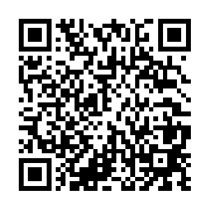 当他走到门口的时候还差点和端来咖啡的秘书小姐撞上二维码生成