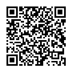徐燕燕从随身携带的包里掏出了一叠钱放到了江斌的面前二维码生成