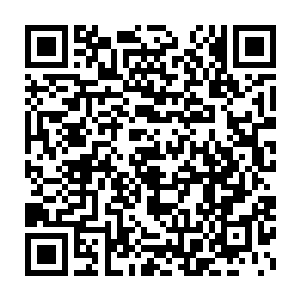 怎么可能没有经历过男人呢……双手就这样附在那一对丰满的娇耸之上二维码生成