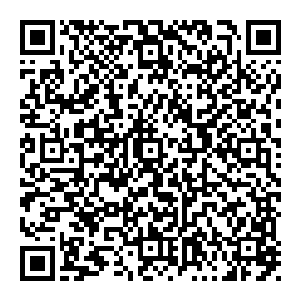 怕是秦方和海伦要在这众目睽睽之下上演一场激情无限的肉搏战了……至少秦方的一只手已经缓缓的爬到了海伦那高耸山峰的半山腰了二维码生成