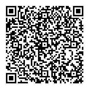 恐怕现在也就不会对自己身上的手枪如此的信任和依赖了实际上所有被安排在这家酒店的附近负责监视过往客人的便衣二维码生成