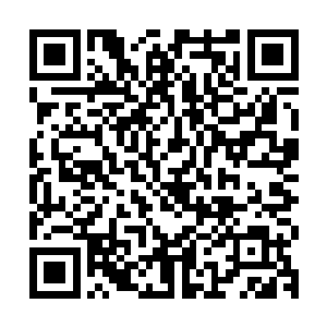 慢慢的我惊讶的发现我们好像是行走在学校的寝室过道之中一样二维码生成