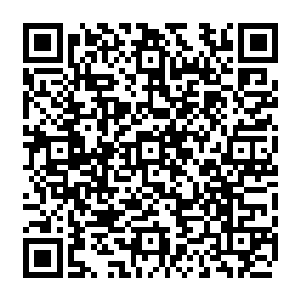 我听说他们用了好几个塑料袋才把他装走――我有个朋友在警局对面的咖啡厅工作二维码生成