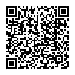 我想可以请玩偶公司专门我们的主推车型设计几款卡通玩偶并配上我们的logo二维码生成