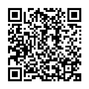 我挑眉问询澹台璃为何今天早上不叫醒我和他们一块去看风景二维码生成