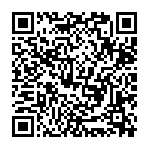 我站在二楼的栏杆处望着展厅下面大家陆续把展台和桌椅撤离的情形二维码生成