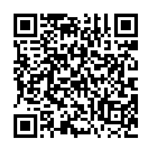 或者说这根本就是他在这个位置上通过非法手段捞取的二维码生成
