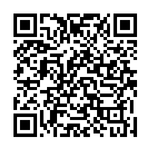 所以黑钢今天就打算教雷天在成型的灵器原件上篆刻阵法二维码生成