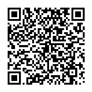 所谓的廊架就是美剧中时不时出现的绕着房子的小走廊有时会带个小露台二维码生成