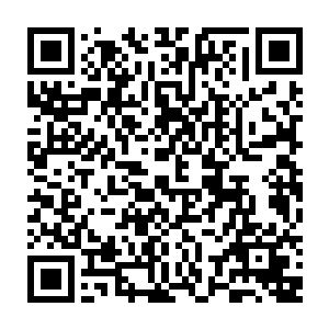 手术台还有一个备份电源跟同步拷贝了完整手术方案的备份系统在随时准备着二维码生成