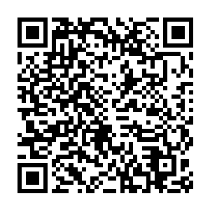 撕碎了无数妖族的黑色剑雨也骤然在一声冷喝之中凝聚成一把巨大无比二维码生成