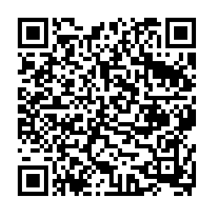 放在会场停车场最显眼的位置就是一辆捆绑着红色绸花的桑塔纳将会被开回双峰二维码生成