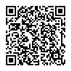 斥候带回来了一个惊人的消息――天罡界的皇族和冥族正在不断的传送撤离二维码生成