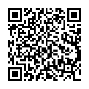 无数的阴兵鬼将正张口结舌的看着我把秦宝踢下河里的一幕二维码生成