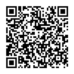 显然他们做梦都没想到出现在他们眼前的竟然是一个年轻的不像话的人二维码生成
