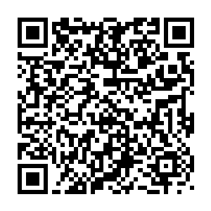 晚上程兆儿从屋子的窗口看到程长庆披着衣服坐在门槛上抽旱烟呢二维码生成