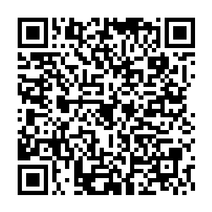 更不知道为什么他们的灵魂会随着这个男人的走动而出现微微的颤抖二维码生成