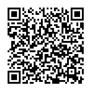 最后两个人将目光放到了桌子上面的两本小册子和一枚黑色的指环上面二维码生成